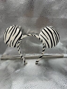 Disney Parks Zebra Print Minnie Ears Headband Animal Kingdom Safari Mickey Ears